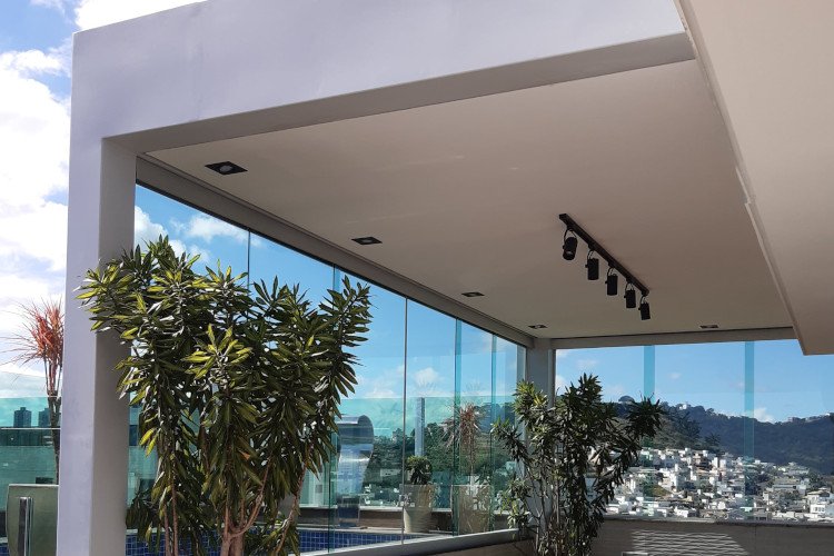 Área gourmet com telhado termoacústico BH Glass